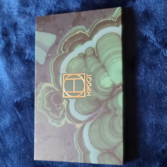 Hipdot Cenote eyeshadow palette - Picture 4 of 4